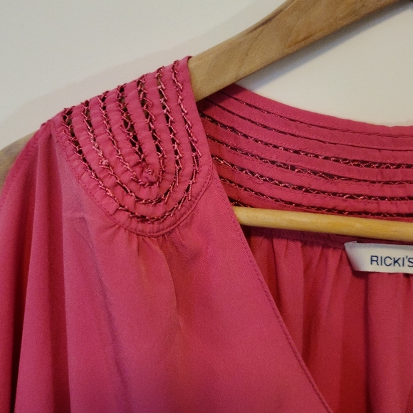 Short sleeve butterfly sleeve pink top - Picture 2 of 7